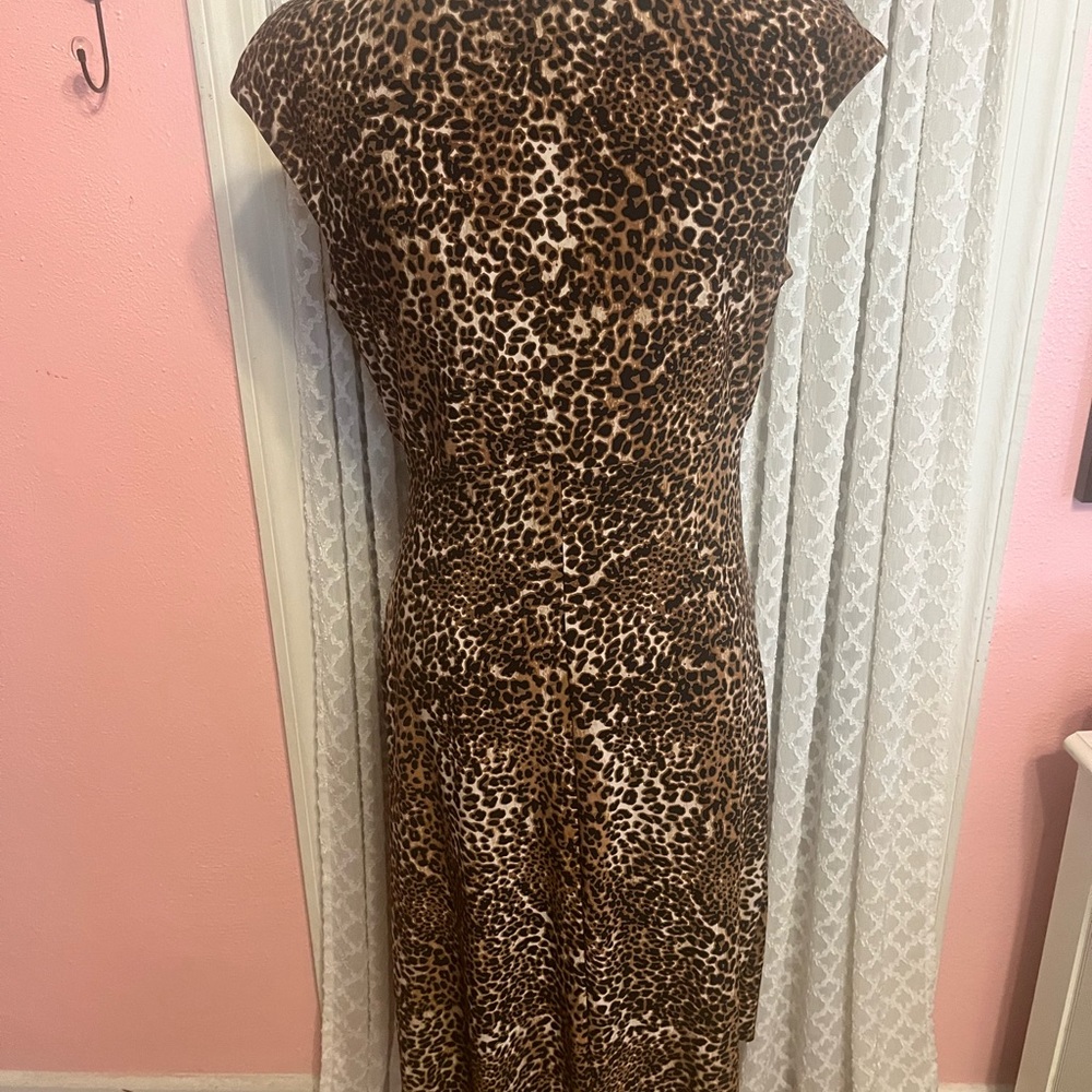 Dress - Picture 2 of 8